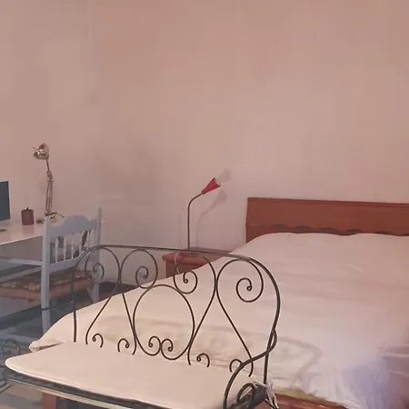 La Corte Sul App Carlotta *