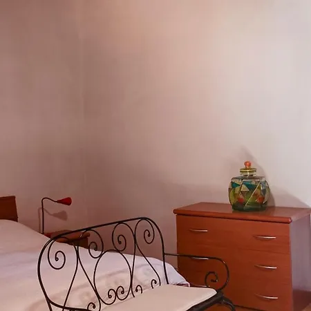 La Corte Sul App Carlotta