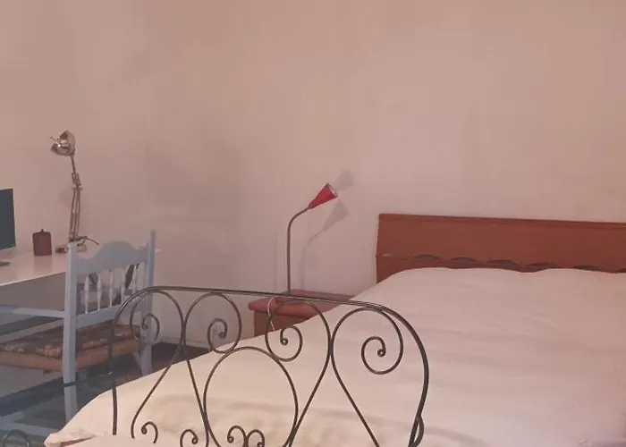 La Corte Sul App Carlotta *