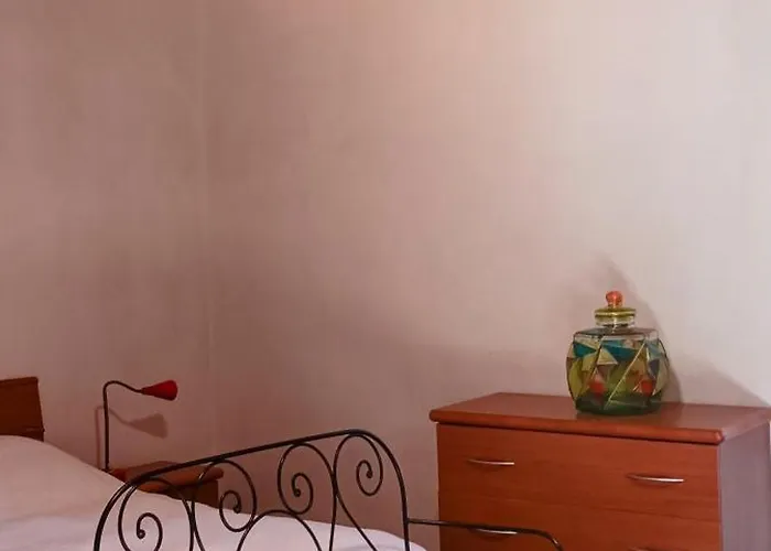 La Corte Sul App Carlotta